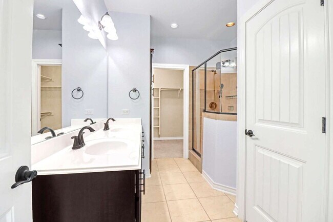 Building Photo - "Spacious 4-Bedroom Oasis with 3 Full Baths, Study, Game Room & NO HOA in San Antonio – 2,521 Sq ...