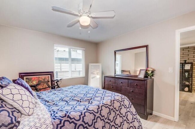 Building Photo - Fourplex 816