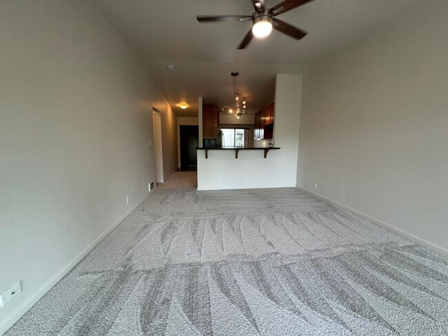 Building Photo - 1bd/1ba Bellevue Condo