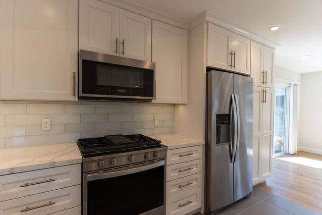 Building Photo - Remodeled Pacific Grove 2-Bedroom with Gourmet Kitchen