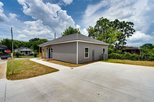Building Photo - 3BR 2BA - New Construction - ADU on property is also available for rent