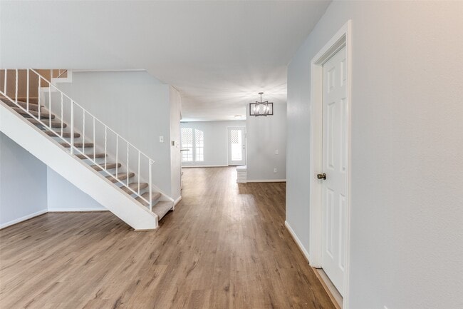 Building Photo - 10816 Briar Forest Dr
