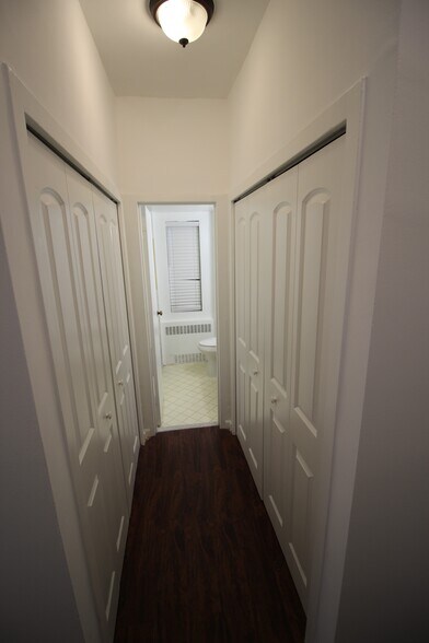 Building Photo - 522 21st St NW