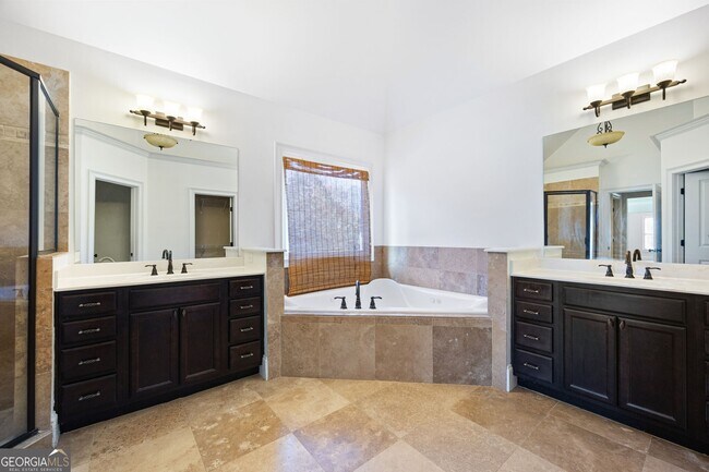 Building Photo - 215 Arthur Hills Dr