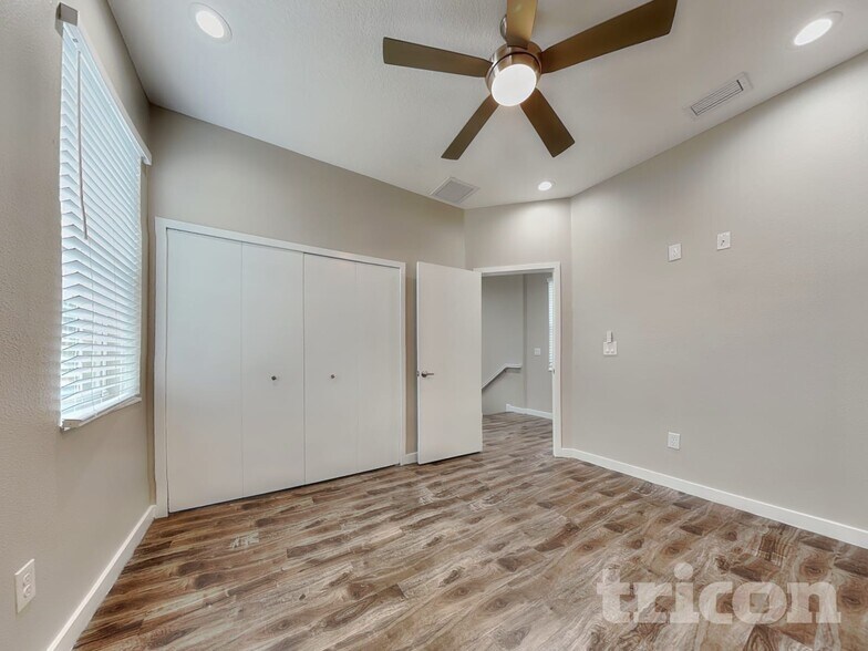 Building Photo - 8118 N Coolidge Ave