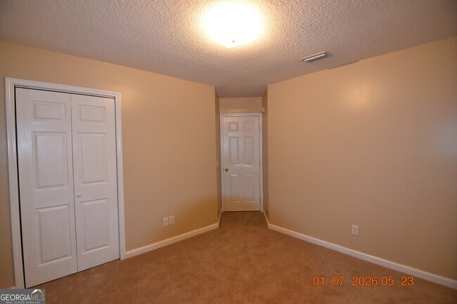 Building Photo - 145 Huntington Dr