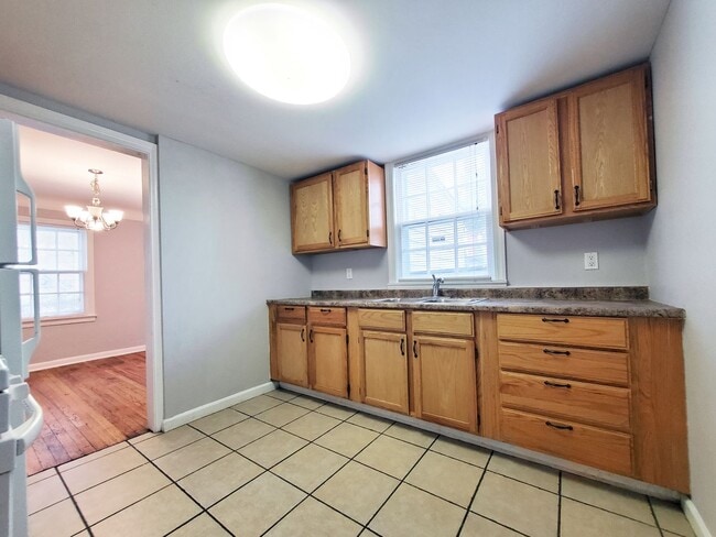 Building Photo - 3 bed - 1.5 Bath Cape Cod for Rent