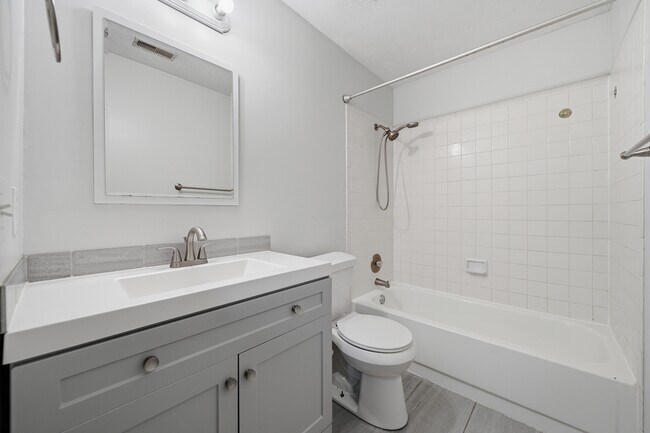 Building Photo - 5509 S 31st St