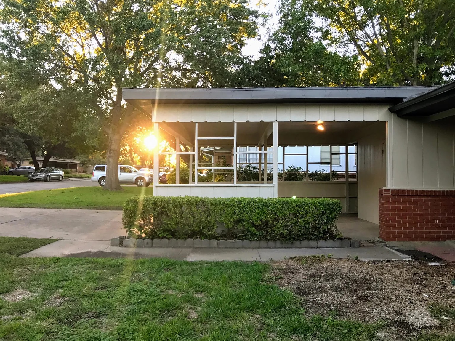 Building Photo - 3108 Medina Ave
