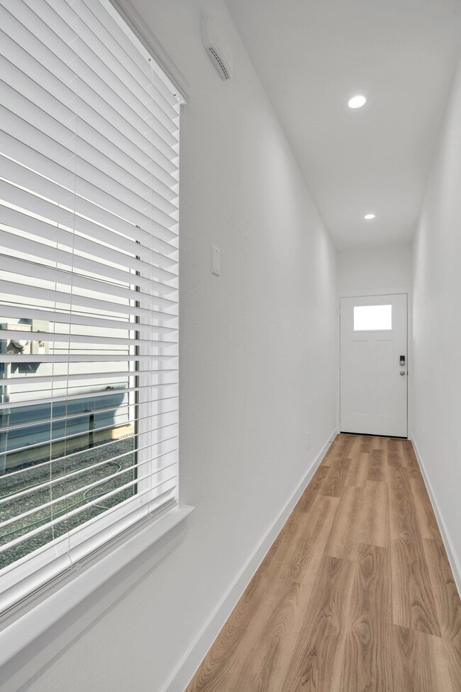 Building Photo - 10316 Penryn Frst Trl