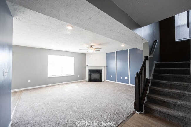 Building Photo - 3975 Fenwick Ln
