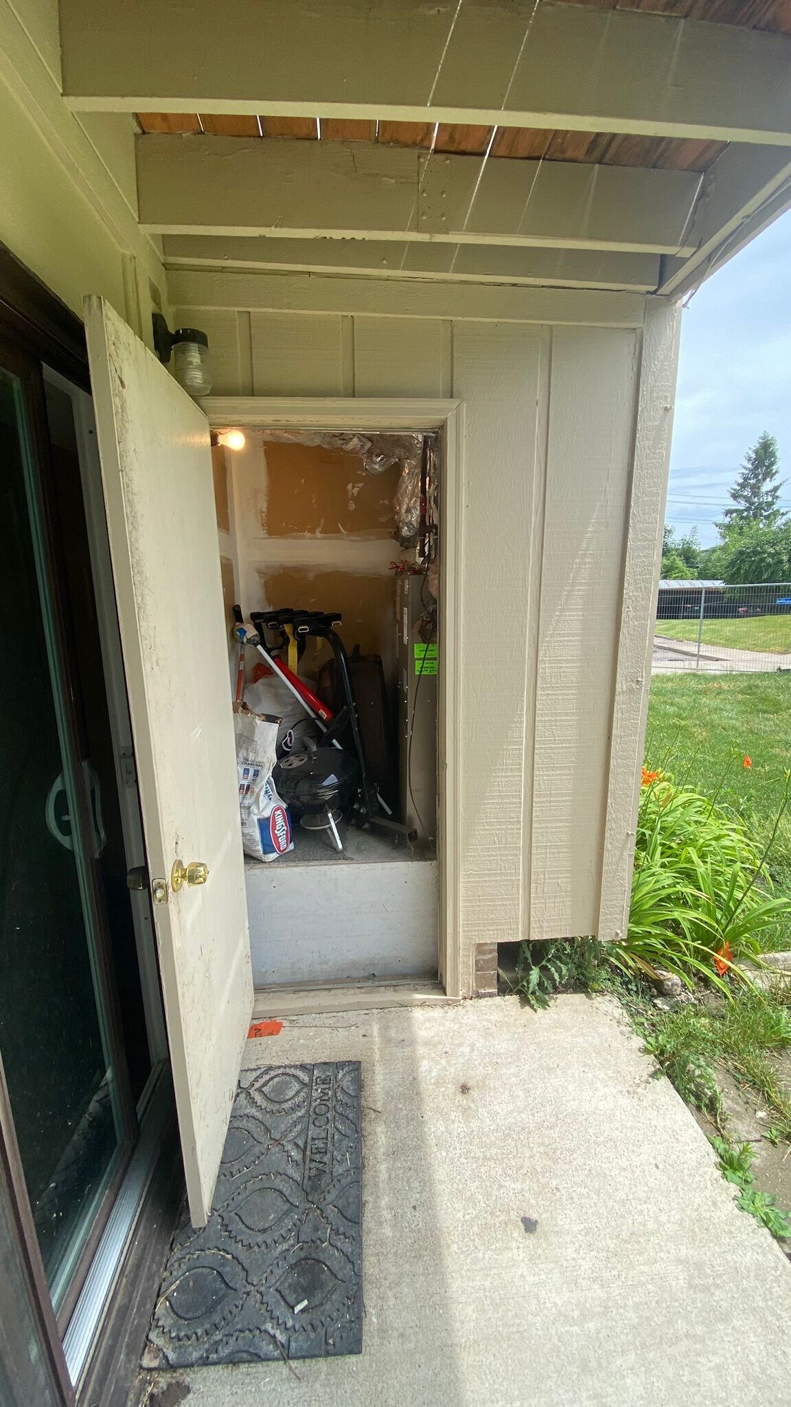 Building Photo - 30535 W 14 Mile Rd