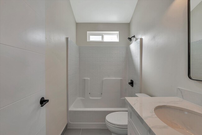 Building Photo - 4048 Cherokee Ave