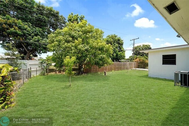 Building Photo - 4260 NW 173rd Dr