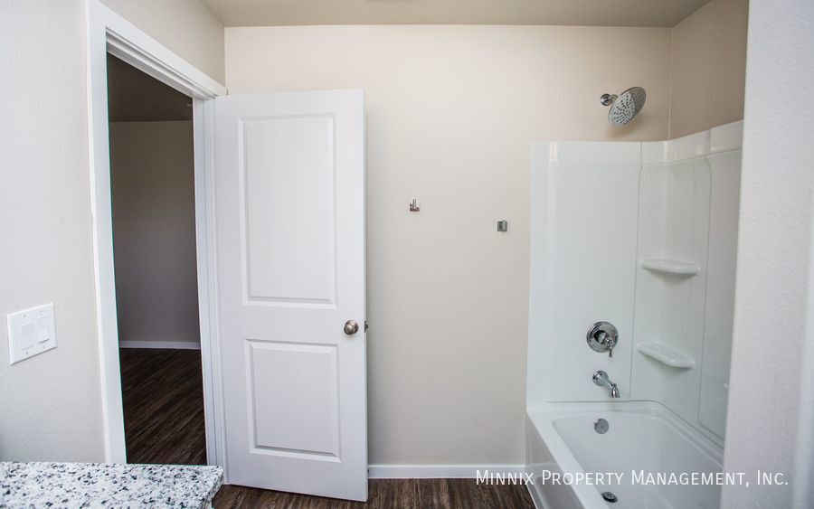 Building Photo - 2105 Kirksey Ave