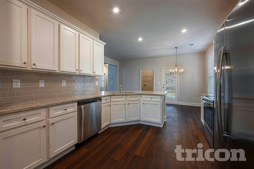 Building Photo - 219 Margrave Dr