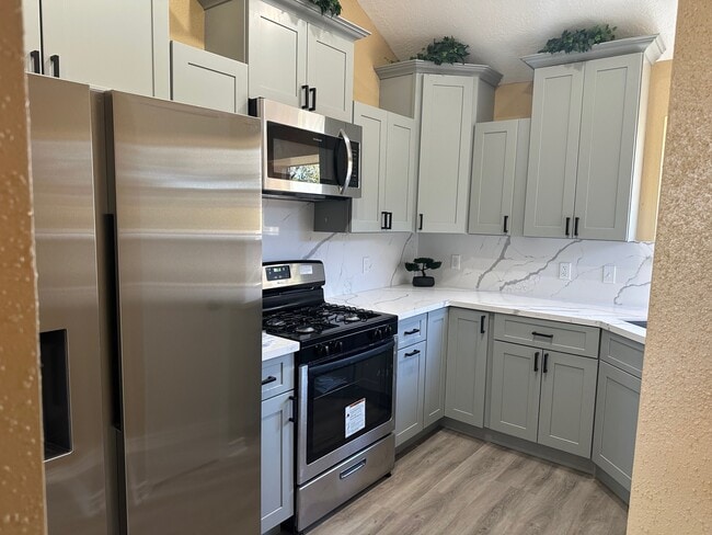 Building Photo - 147 Cotton Dr