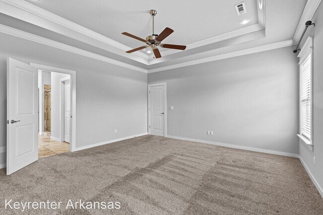 Building Photo - 4 br, 2 bath House - 206 Monroe St