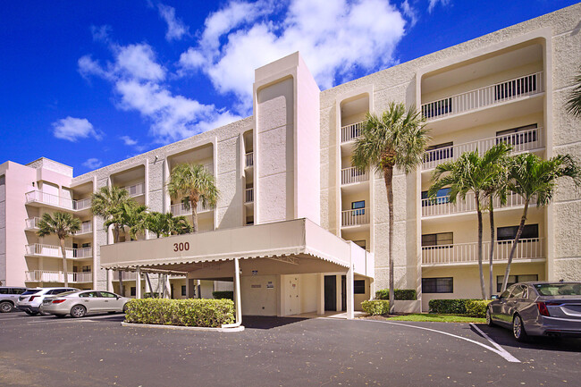 Building Photo - 300 Intracoastal Pl