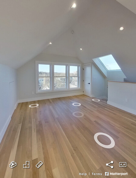 Building Photo - 9 Wenham St