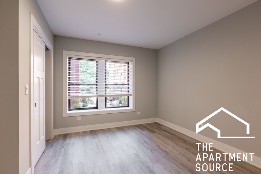 Building Photo - 1135 Oak Ave