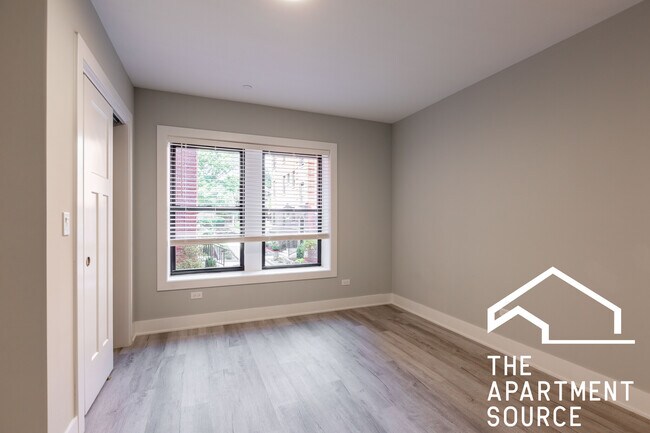 Building Photo - 1135 Oak Ave