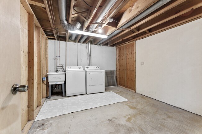 Building Photo - 24360 E River Rd