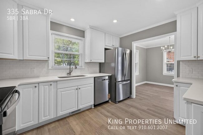 Building Photo - 335 Sabra Dr
