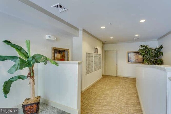 Building Photo - 2765 Centerboro Dr