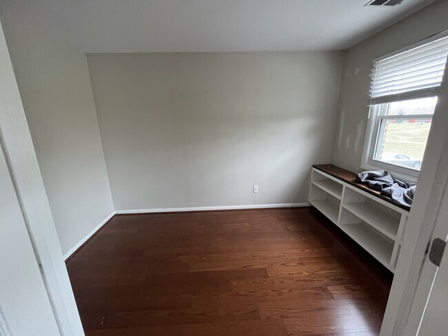 Building Photo - 103 N Edgewood Dr