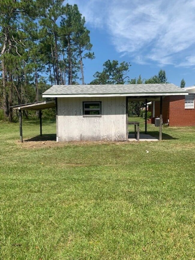 Building Photo - 1351 Old Ray City Rd