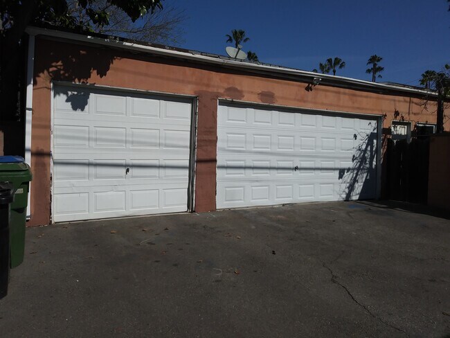 Building Photo - 12138 Mitchell Ave