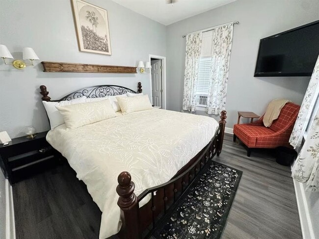 Building Photo - 2510 W Main St