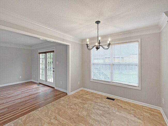 Building Photo - Charming Karns, 3-4 bedroom Home on Quiet ...