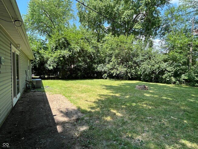 Building Photo - 3831 Bennett Dr