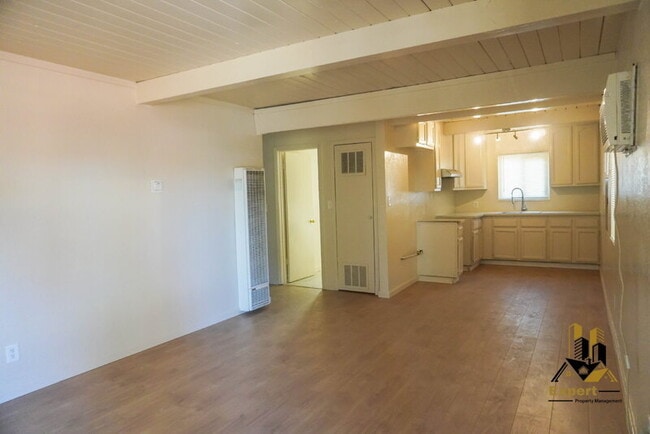 Building Photo - 697 Santiago Ave