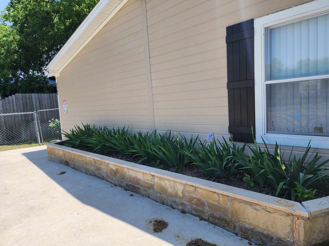 Building Photo - 922 Ashwood Dr