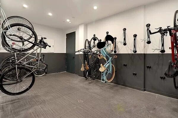 Building Photo - 426 Tompkins Ave