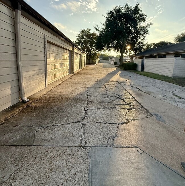 Building Photo - 10326 Cook Rd