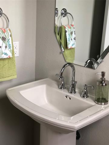 Building Photo - 6110 Rainbow Valley Pl