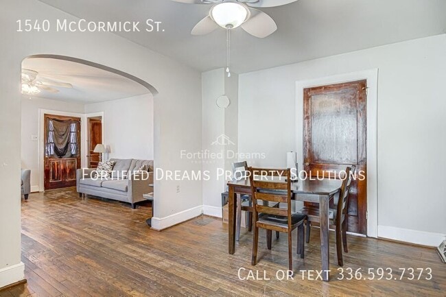 Building Photo - 1540 McCormick St