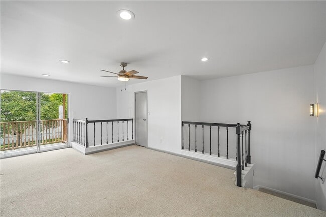 Building Photo - 10615 Briar Forest Dr