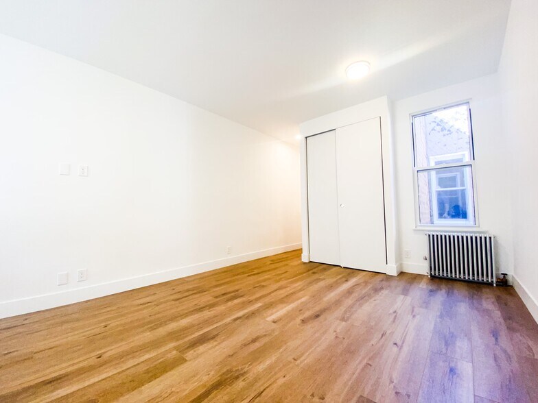 Dining room - 1682 George St