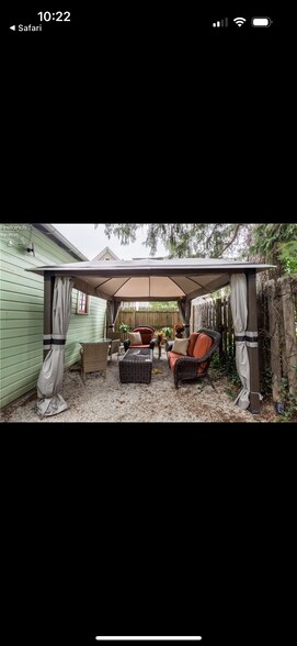 Building Photo - 313 Barres Ln