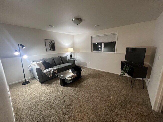 Building Photo - 127 Mulberry Loop NE