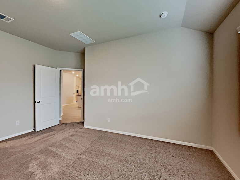 Building Photo - 2713 Iberia Ct
