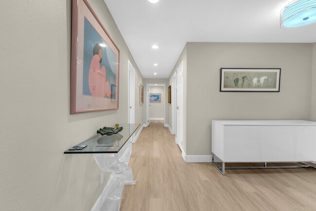 Building Photo - 910 Island Dr