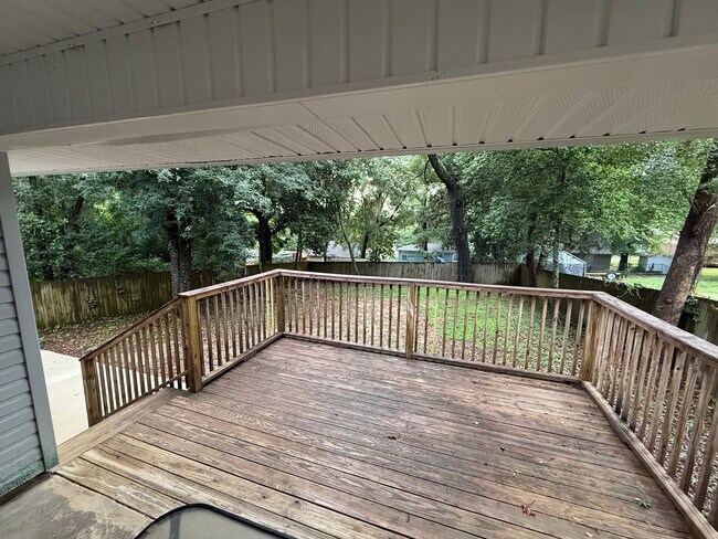 Building Photo - Charming home close to Turkey Creek, No HO...