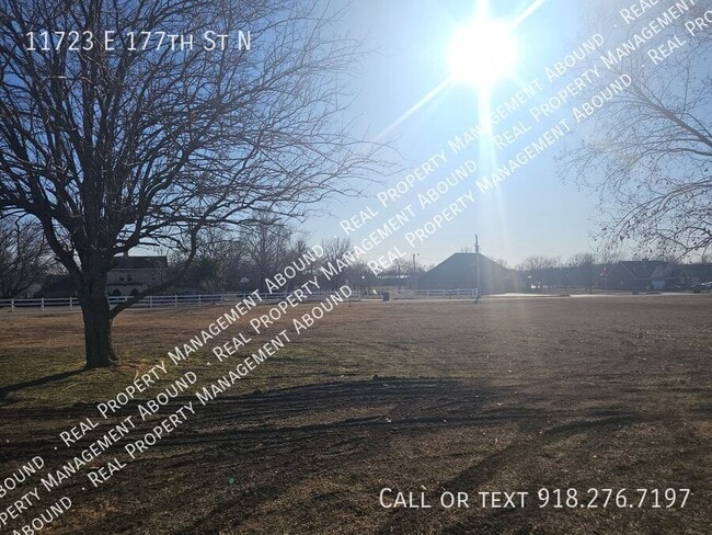 Building Photo - 11723 177th St N