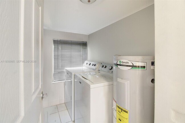 Building Photo - 8230 SW 30th St